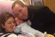 Έπεσε σε κώμα έγκυος και ξύπνησε όταν ο γιος της ήταν 6 μηνών! (pics)