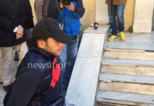 Μοσχάτο: Video από τις πρώτες στιγμές μετά το φονικό – «Μπουσουλώντας» μπήκε διασώστρια για να φτάσει στο θύμα που ψυχορραγούσε