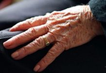 Τρόμος στη Ρόδο: Λήστεψαν 92χρονη μέσα στον ύπνο της