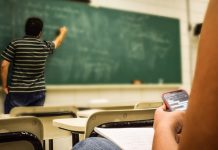 Οριστικά εκτός σχολείων κινητά & tablets (Δείτε την εγκύκλιο)