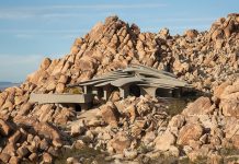 Απίστευτο κι όμως αληθινό: Δείτε την φοβερή βίλα που έχτισαν μέσα στα… κατσάβραχα! (pic)