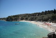 Τραγωδία στους Παξούς με 15χρονο: Έπεσε από το σκάφος και διαμελίστηκε από την προπέλα (ΒΙΝΤΕΟ)