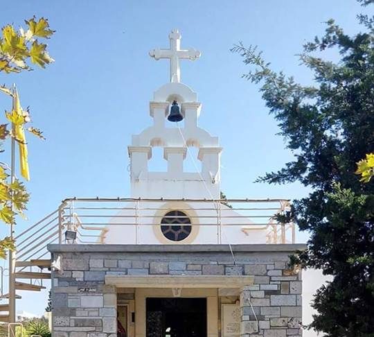 Εσπερινός και πανηγύρι στο Ιερό Παρεκκλήσιο της Οσίας Ξένης στο Μαρμάρι το βράδυ της Κυριακής