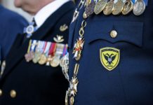 Καθαρίστρια «προήχθη» σε αρχηγό ΓΕΣ, τραπεζοκόμος «έγινε» αρχηγός ΓΕΕΘΑ