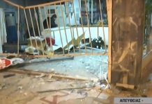 Τρόμος στον Κολωνό: Αυτοκίνητο σε τρελή πορεία παρέσυρε τρία οχήματα και καρφώθηκε σε καθαριστήριο (Pics-Vid)