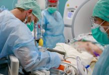 Στα 880 τα νέα κρούσματα – 3 στην ΠΕ Κω-7 στην ΠΕ Καλύμνου- 6 στην ΠΕ Ρόδου- 346 οι διασωληνωμένοι, 24 θάνατοι