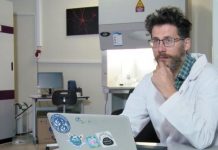 Ρωσία: Επιστήμονας που μελετούσε τα εμβόλια για τον κορωνοϊό έπεσε από τον 14ο όροφο μόνο με τα εσώρουχά του!