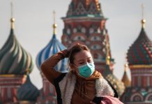 Δημοσκόπηση στη Ρωσία: Το 64% θεωρεί ότι ο κορωνοϊός είναι… βιολογικό όπλο