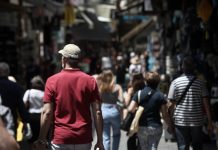 Χωρίς μάσκες σε εσωτερικούς χώρους οι εμβολιασμένοι τον Ιούλιο, δηλώνει μέλος της επιτροπής των λοιμωξιολόγων