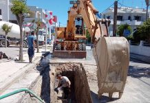 ΦΩΤΟ-ΒΙΝΤΕΟ Άμεσα αποκαταστάθηκε από τη ΔΕΥΑ Κω, η βλάβη σε κεντρικό σωλήνα ύδρευσης στην Εθν.Αντίστασης