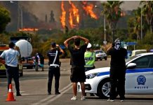 Φωτιά στη Βαρυμπόμπη: Απομακρύνθηκαν και οι τελευταίοι εγκλωβισμένοι – Πάνω από 315 διασώσεις από ΕΛΑΣ, Πυροσβεστική