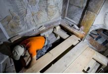 «Ήμουν ο πρώτος άνθρωπος που μπήκε μέσα στον τάφο του Χριστού. Ναι, μύριζε μύρο παντού»