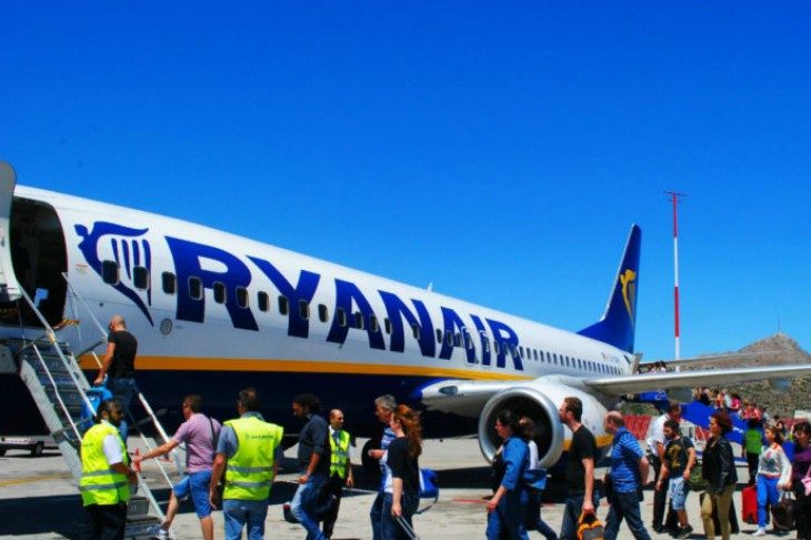 Η Ryanair λανσάρει τη μεγαλύτερη προσφορά θέσεων στην ιστορία της | Αθήνα, Ρόδος, Σαντορίνη και Κέρκυρα στην Ελλάδα