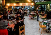 Διψήφιο άλμα τζίρου σε καταλύματα και εστίαση στο τρίτο τρίμηνο – Πρωτιά στη Ρόδο και Κω