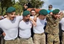 Ανατριχίλα! Άνδρες των ΛΟΚ αποτίουν φόρο τιμής στον Κυπριανό Παπαϊωάννου