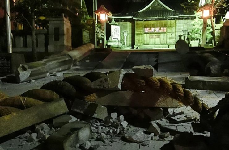 Σεισμός στην Ιαπωνία: 6 νεκροί, μάχη για τους εγκλωβισμένους και χιλιάδες άστεγοι – Βίντεο και φωτογραφίες