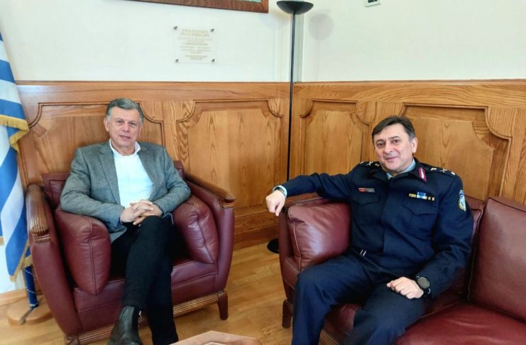 Εθιμοτυπική επίσκεψη του νέου Αστυνομικού Διευθυντή Μανώλη Καζαμία, στο Δήμαρχο Θεοδόση Νικηταρά