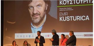 Οι Χανιώτες αποθέωσαν τον Εμίρ Κουστουρίτσα: «Σήμερα κανείς δεν νοιάζεται αν πουλάς ένα  παιδί» | Video
