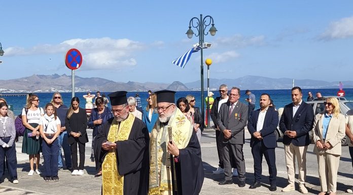 Η κατάθεση στεφάνων στα τρία μνημεία της πόλεως Κω για την Εθνική Επέτειο της 28ης Οκτωβρίου 1940