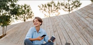 Τεχνολογία & lifestyle: Πώς οι φορητές συσκευές έφεραν… τα πάνω κάτω