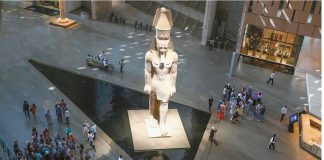 Grand Egyptian Museum: Τα ελληνικά μυστικά στο μεγαλύτερο μουσείο του κόσμου – 30.000 εκθέματα, selfie με τον Ραμσή, κροκόδειλος-μούμια και η καρδιά του Τουταγχαμών