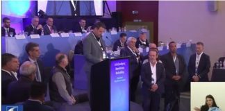 Ο Αλ. Κολιάδης με τους Δημάρχους των νησιών γύρω του περιγράφει στην Αλεξανδρούπολη … «τι είναι τα νησιά μας»! (video) «΄Ρχουν μετατρέψει…σε ανέκδοτο τον όρο νησιωτικότητα»