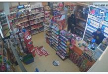 Ρόδος: (βίντεο) Κουκουλοφόρος όρμησε σε κατάστημα με μαχαίρι, απείλησε τον ιδιοκτήτη και άρπαξε χρήματα