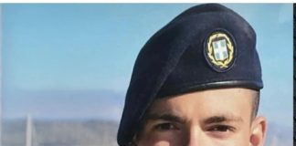 Η σπαρακτική μαντινάδα του πατέρα του 19χρονου στρατιώτη που σκοτώθηκε στη Ρόδο