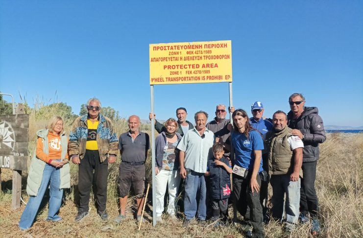 Τοποθέτηση πινακίδων για αποτροπή της έλευσης τροχοφόρων στην περιοχή του ΝΟΚ | Κάνουν «πίστα» την παραλία εξαφανίζοντας τα πάντα…