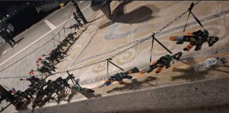 Αναγνώστης: Αγορά «παιδικών παιγνιδιών» με όπλα, στο άναμμα του χριστουγεννιάτικου δέντρου της Κω