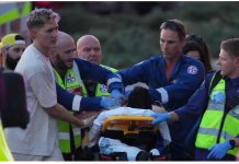 Επί 10 λεπτά πυροβολούσαν κατά του πλήθους στο Σίδνεϊ οι δύο ένοπλοι: Στους 16 οι νεκροί, σοκαριστικές περιγραφές από αυτόπτες μάρτυρες