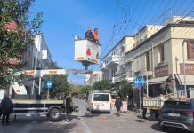 Αποκαταστάθηκε η ζημιά στον Χριστουγεννιάτικο Διάκοσμο της Β.Παύλου, μετά από πρόσκρουση φορτηγού: Άμεση επέμβαση της Υπηρεσίας Ηλεκτρολόγων του Δήμου!