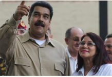 Βενεζουέλα: Ο Μαδούρο «σύρθηκε από την κρεβατοκάμαρά του» – Τον μεταφέρουν στη Νέα Υόρκη