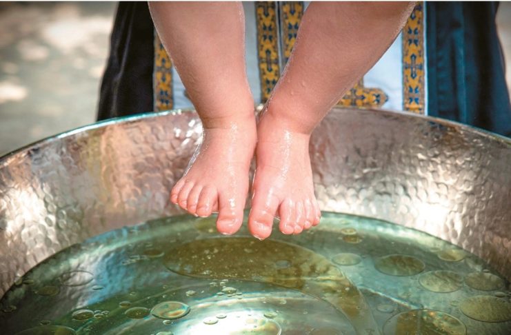 Άρειος Πάγος: Οι δικαστές «βάφτισαν» το παιδί λόγω διαφωνίας των γονιών του, όρισαν και την εκκλησία!