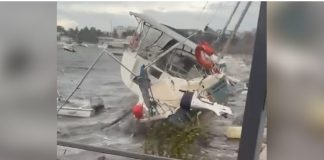 Σφοδρή κακοκαιρία στην Τουρκία: Σκάφη τσακίζονται στο λιμάνι