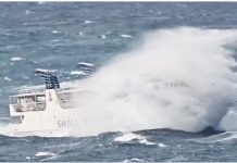 Βίντεο: Η «μάχη» του Σκοπελίτη με τα κύματα στο Αιγαίο