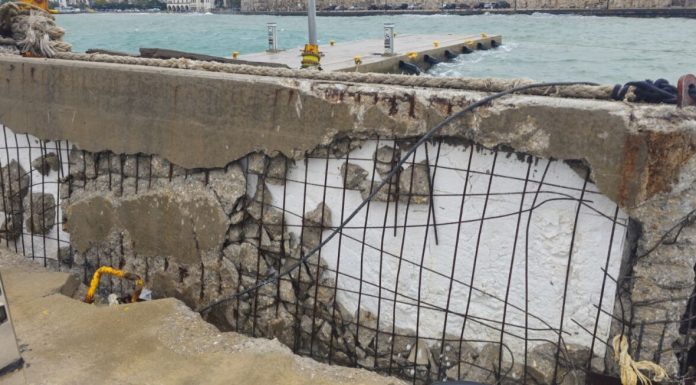 Σοβαρές φθορές στις πλωτές δέστρες κρουαζιερόπλοιων στο λιμάνι της Κω