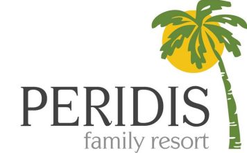 Peridis Family Resort: RECEPTIONIST