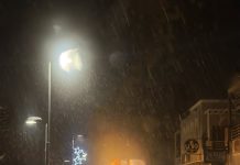 Δύσκολη παρέμβαση συνεργείων της ΔΕΥΑΚ για αποκατάσταση ζημιάς στην Αβέρωφ (πολλές ώρες χωρίς νερό)