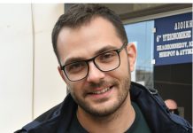 Ο πρώην Πρόεδρος της Ε.Ι.Ν.Α. Δ. Ζιαζιάς, ο γιατρός στον οποίο πέρασαν χειροπέδες στη Νίκαια – Ο.Ε.Γ.ΝΕ.: Η τρομοκρατία δεν θα περάσει