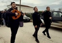 Ράγισαν και οι πέτρες στα Πλατανούλια Τυρνάβου για τον 27χρονο αναπληρωτή που