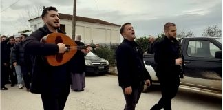 Ράγισαν και οι πέτρες στα Πλατανούλια Τυρνάβου για τον 27χρονο αναπληρωτή που