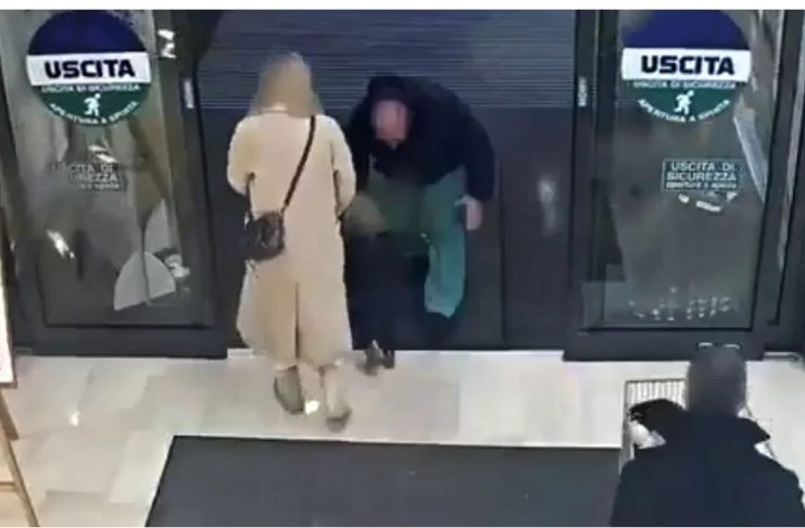 Μετανάστης στην Ιταλία άρπαξε κοριτσάκι από τα χέρια της μαμάς του σε σούπερ μάρκετ: Δείτε βίντεο