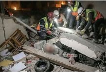 Η viral φωτογραφία της σορού του Χαμενεΐ κάτω από τα ερείπια με σχεδόν 5 εκατ. προβολές