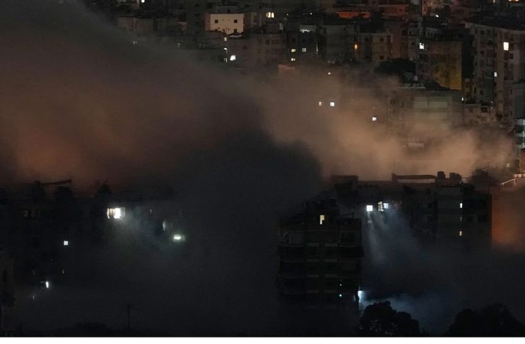 Κύμα επιθέσεων από Ιράν και Λίβανο στο Ισραήλ, χτυπήματα σε χώρες του Κόλπου-Συντρίμμια από ιρανικό βλήμα έπεσαν σε ουρανοξύστη στη Μαρίνα του Ντουμπάι