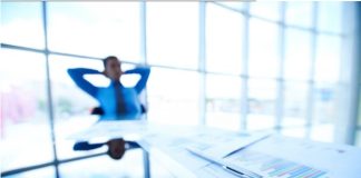 Γιατί η Επιχείρησή σου «Κόλλησε» και Πώς η Ολιστική Καθοδήγηση Δίνει τη Λύση