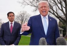 «Πολύ κοντά στο να πετύχουμε τους στόχους μας, εξετάζω αποκλιμάκωση» λέει τώρα ο Τραμπ – Πετάει το μπαλάκι για τα Στενά του Ορμούζ σε «όσους τα χρησιμοποιούν»