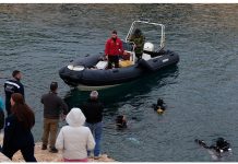 Θρίλερ στα Λιμανάκια Βουλιαγμένης: Ψάχνουν 34χρονο δύτη που χάθηκε σε θαλάσσιο πηγάδι βάθους 28 μέτρων, η ιστορία για το «Πηγάδι του Διαβόλου»