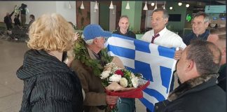 Συγκινητική υποδοχή ήρωα στο Αεροδρόμιο Κω για τον Κωνσταντίνο Χατζηεμμανουήλ