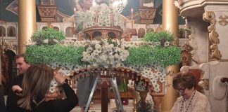 Ω γλυκύ μου έαρ: Οι περίτεχνοι ανθοστολισμοί των Επιταφίων στις ενορίες της Κω